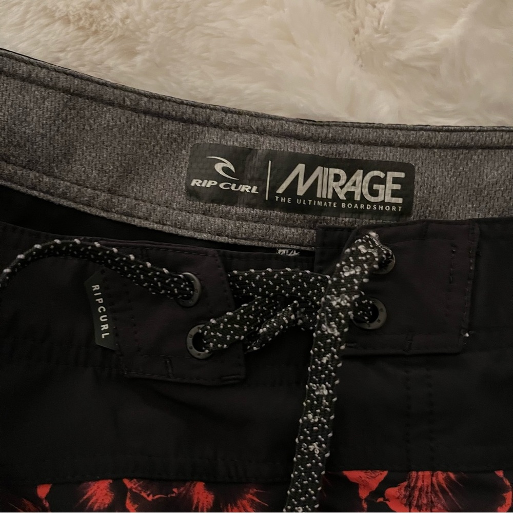 Rip curl trunks - Picture 2 of 4